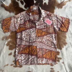 Vintage Barefoot In Paradise Men’s M -  Hawaiian Print Short Sleeve Button Down.